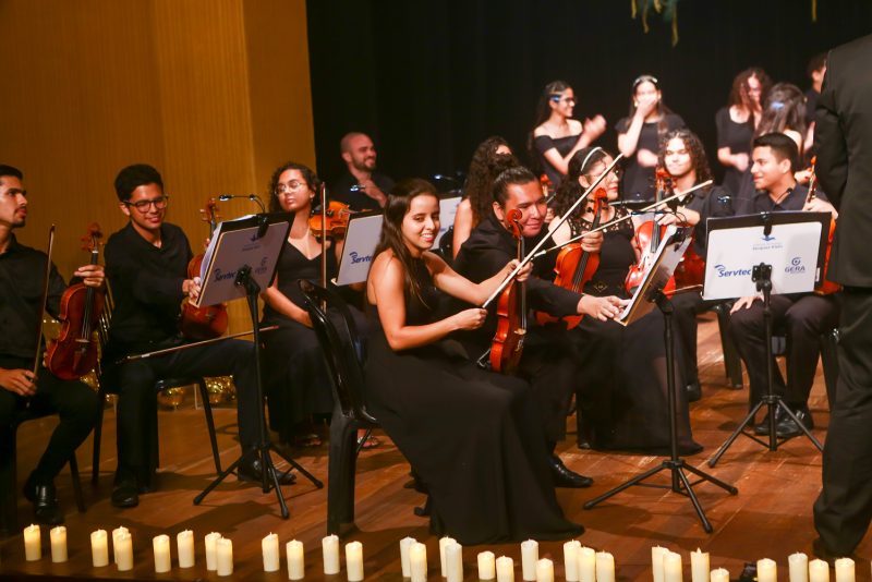 Repertório natalino - Orquestra e coral do Instituto de Música Jacques Klein realizam último concerto do ano no Teatro Celina Queiroz