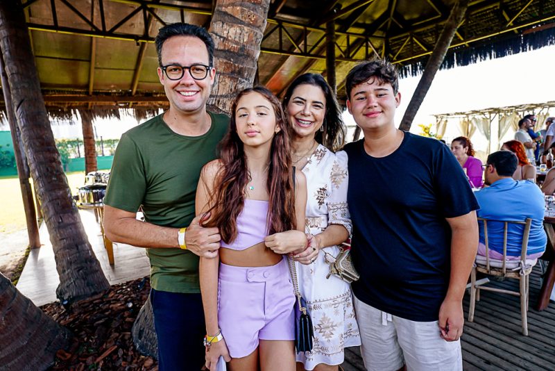 Sol, Sal e diversão - Música de qualidade, celebração, agito e muita animação. Foi assim o weekend no Iate Clube de Fortaleza