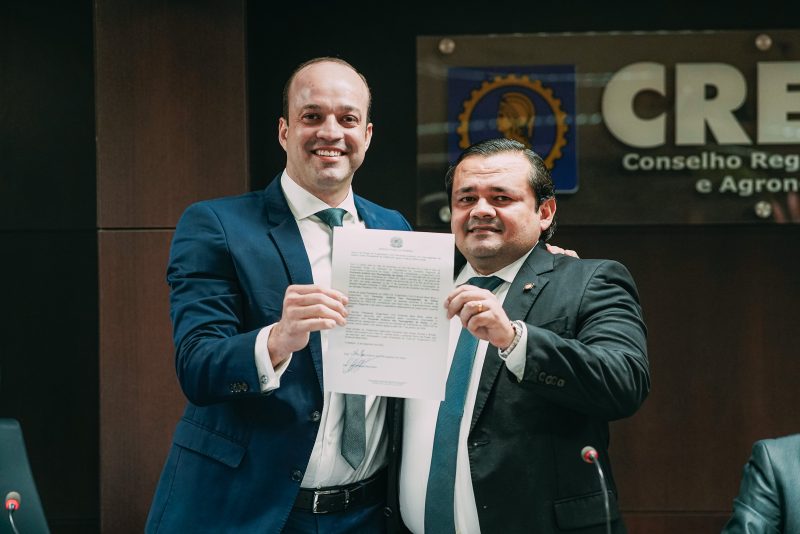 COMPROMISSO E EXPERIÊNCIA - Fernando Galiza toma posse como presidente do CREA-CE