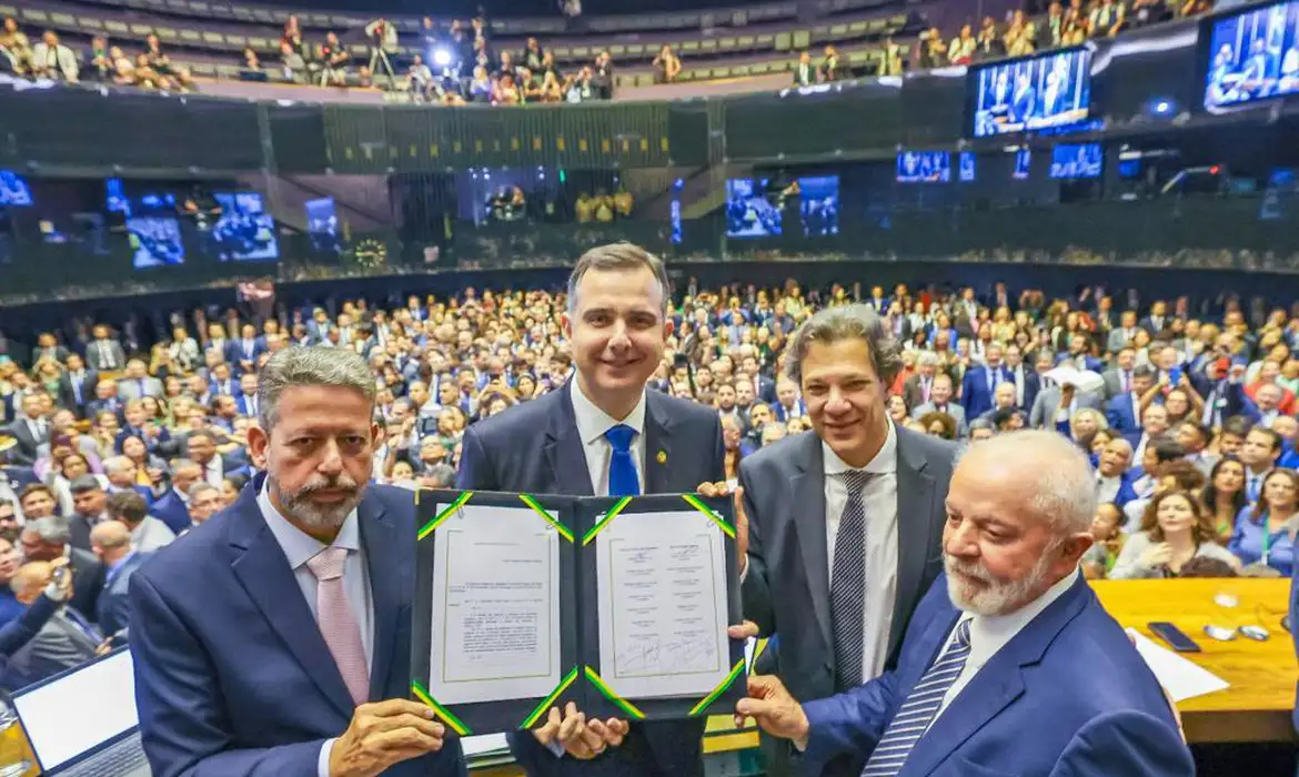 Entenda a reforma tributária promulgada nesta quarta