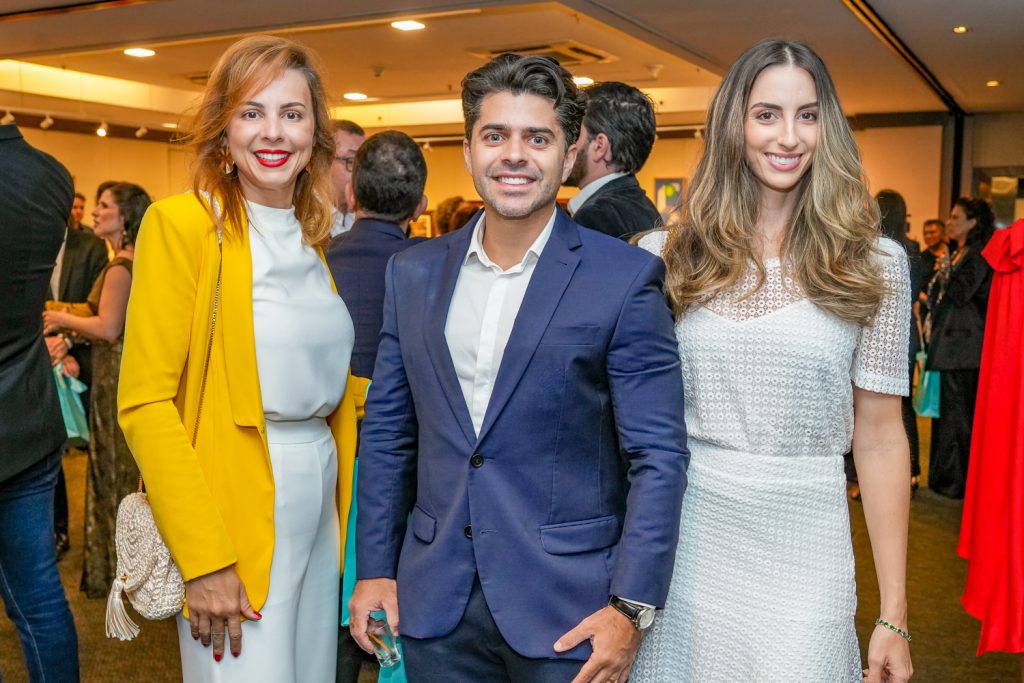 
				Georgia Castelo, Renan Soares e Fernanda Castelo 
				