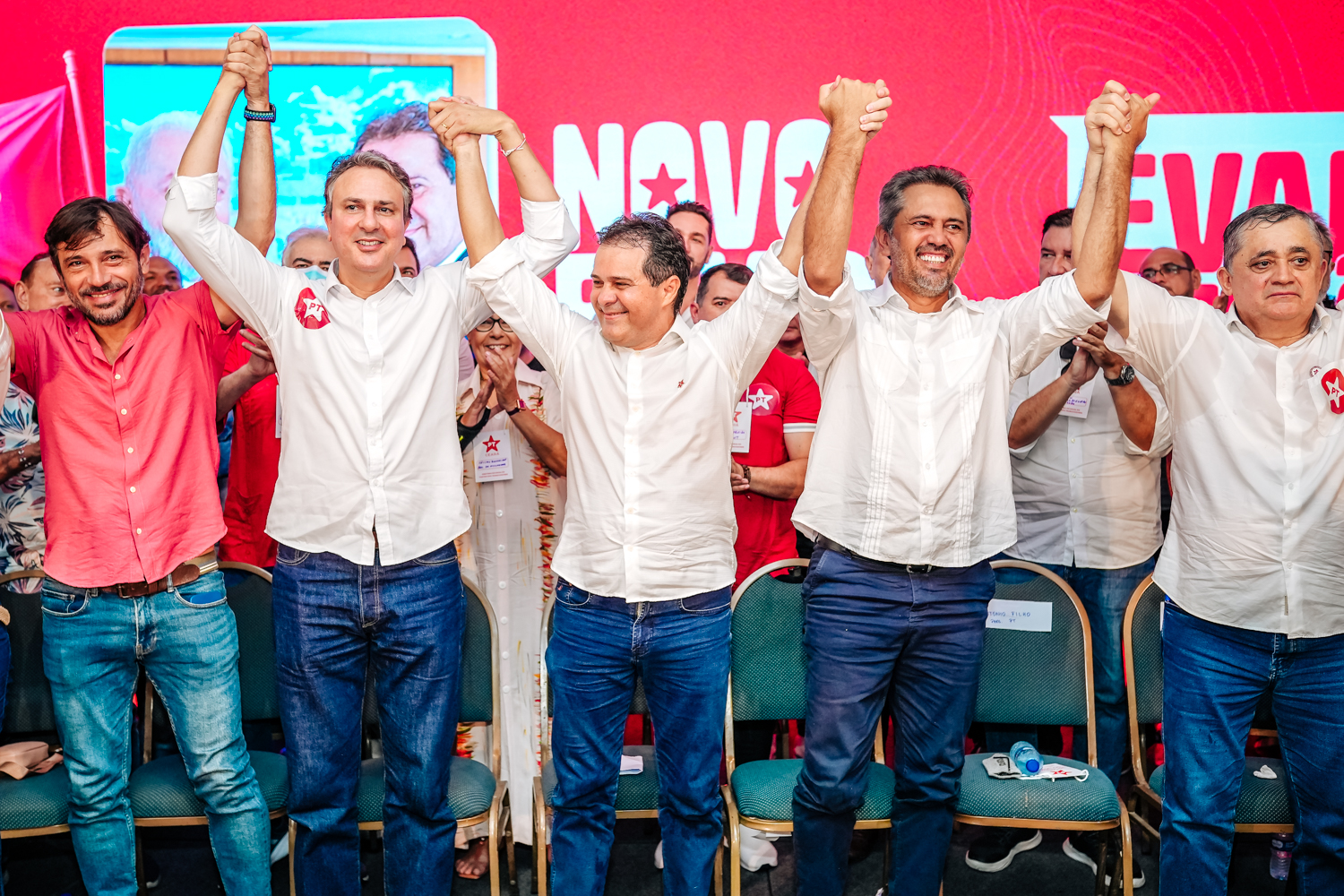 Filiação de Evandro Leitão ao PT Ceará conta com presença de nove partidos da base governista