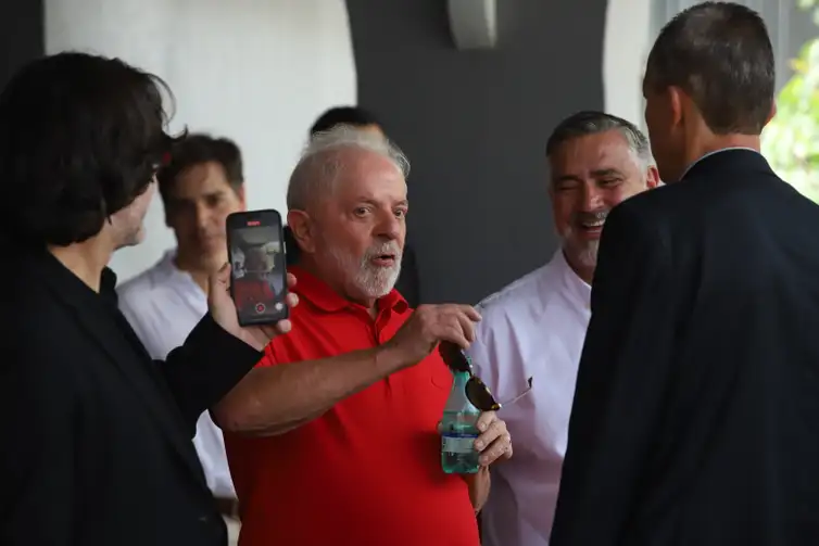 Lula diz que Brasil segue à disposição de quem quiser voltar de Gaza