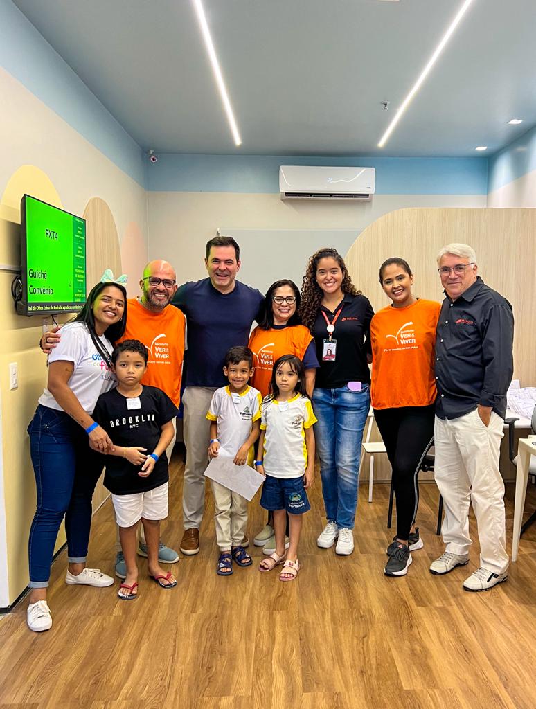 Ferrovia Ótica fecha parceria com Hospital Leiria de Andrade e doa óculos para crianças de escolas municipal