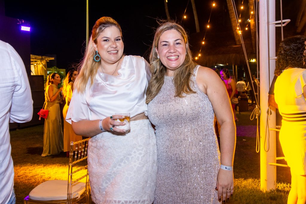 Joana Queiroz E Carol Queiroz (2)