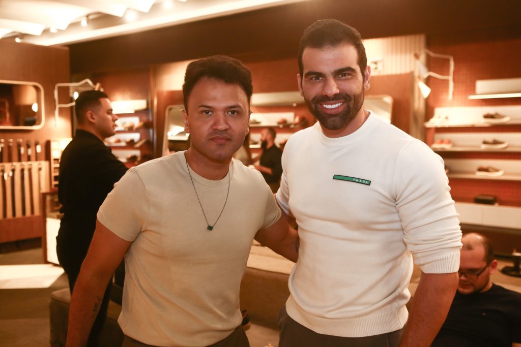 
				Jonantan Rego e Charles Feijó 
				