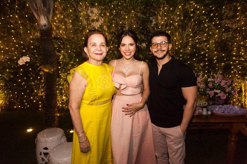 BABY A BORDO - Nicole Vasconcelos e Pedro Paulo Carapeba armam chá de baby para Olivia