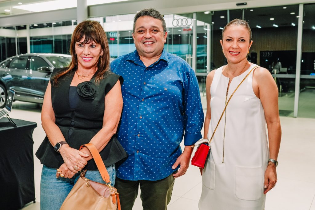 Maria Jose Lopes, Lucas Voulassikis E Manoela Correa