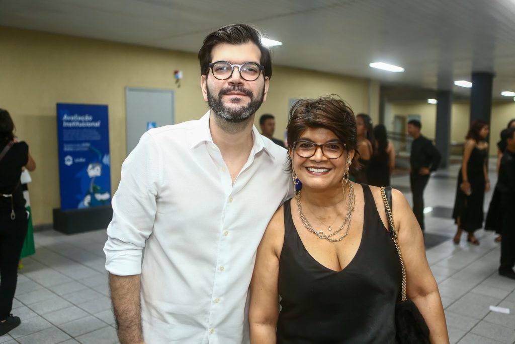 Matheus Souza E Mariangela Souza
