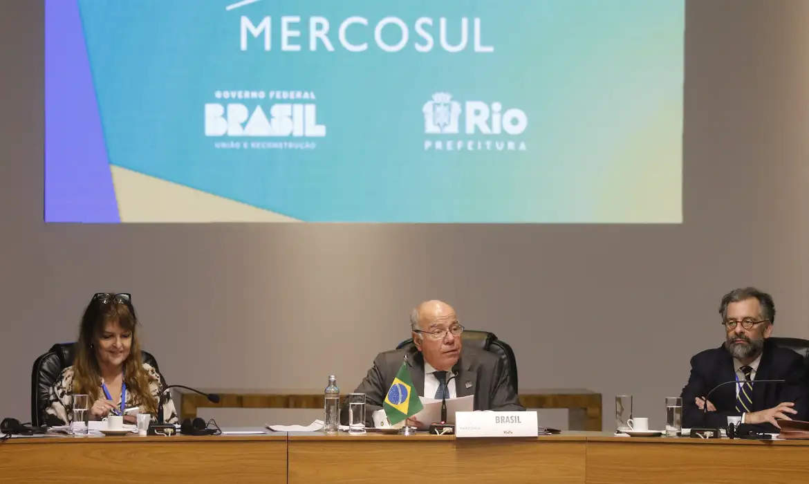 Mauro Vieira espera concluir acordo com União Europeia até fevereiro