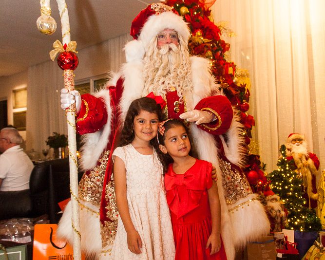 merry christmas - Maria Lúcia e Pedro Carapeba recebem amigos e familiares em seu alinhado endereço para celebrar o Natal
