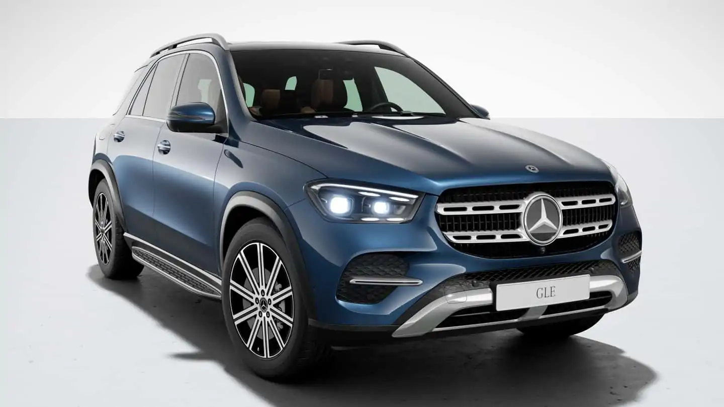 Novo Mercedes-Benz GLE 2024 chega a Newsedan com holofotes de celebridade