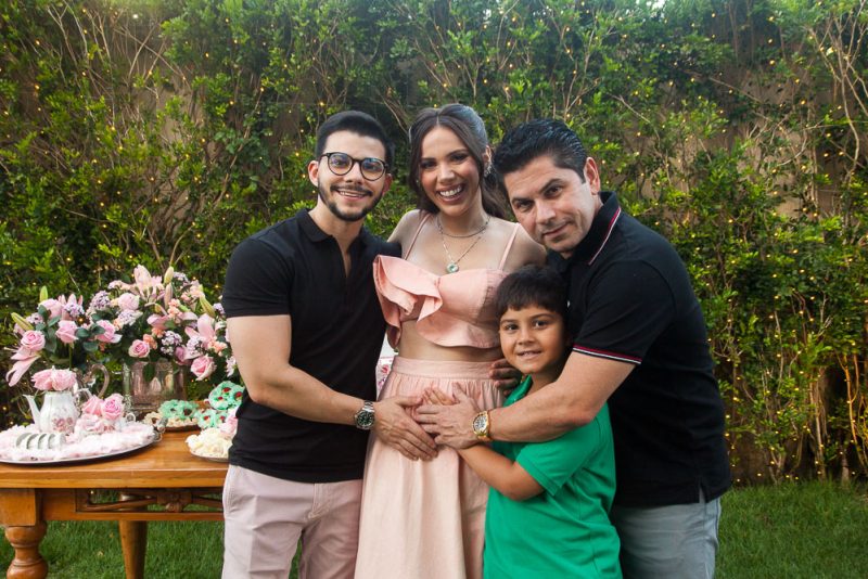 BABY A BORDO - Nicole Vasconcelos e Pedro Paulo Carapeba armam chá de baby para Olivia