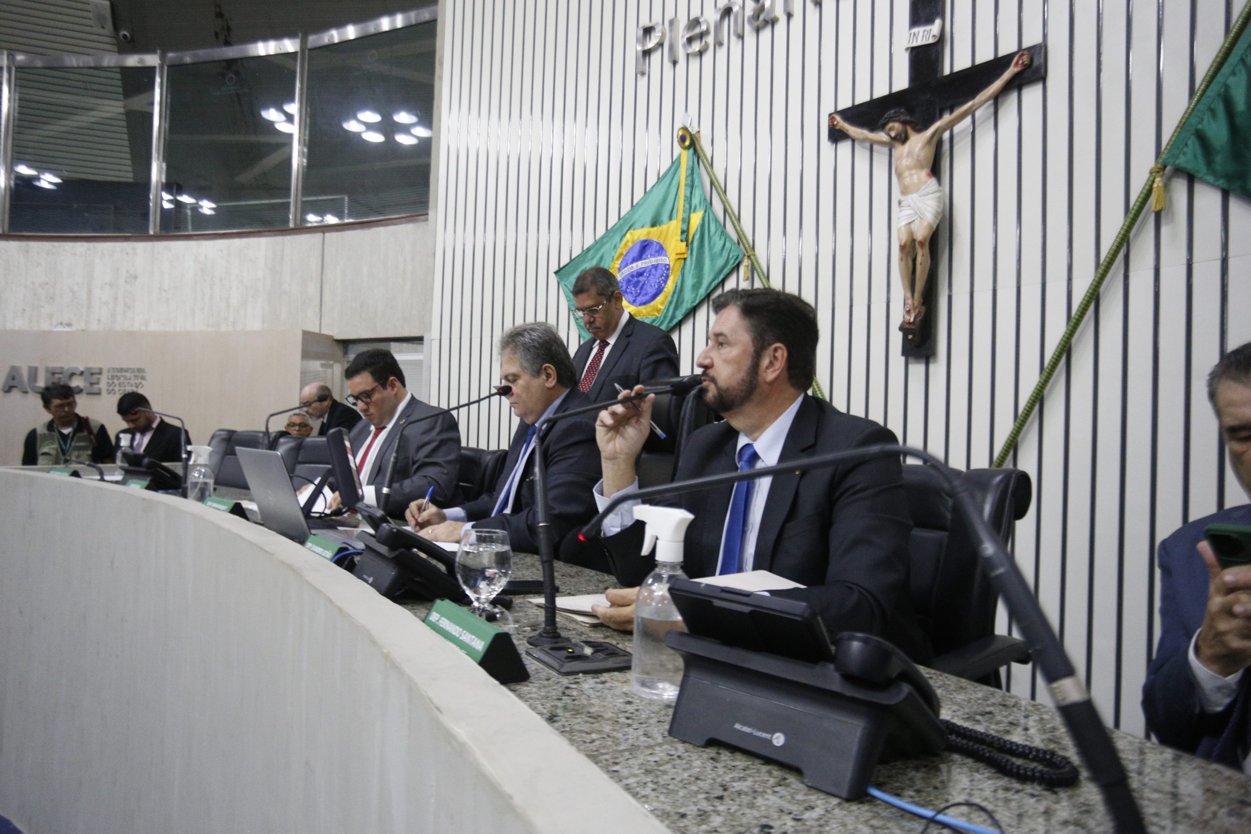 Assembleia dá aval para Governo do Ceará contratar empréstimo de R$ 1 bilhão junto ao BNDES