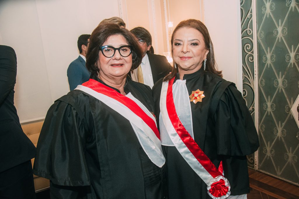 Regina Nepomuceno E Roseli Alencar