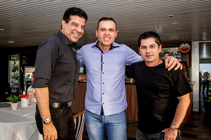 Parada obrigatória - Sal, sol e muita gente bacana dão a tônica do fim de semana no Iate Clube