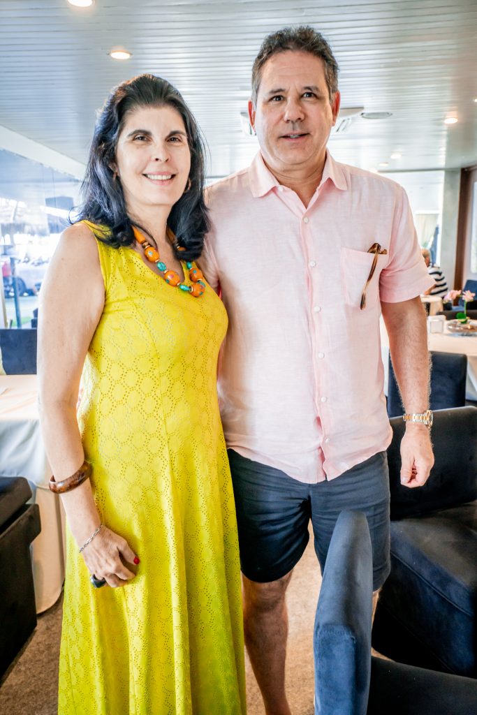 Rosanne E Marcus Medeiros