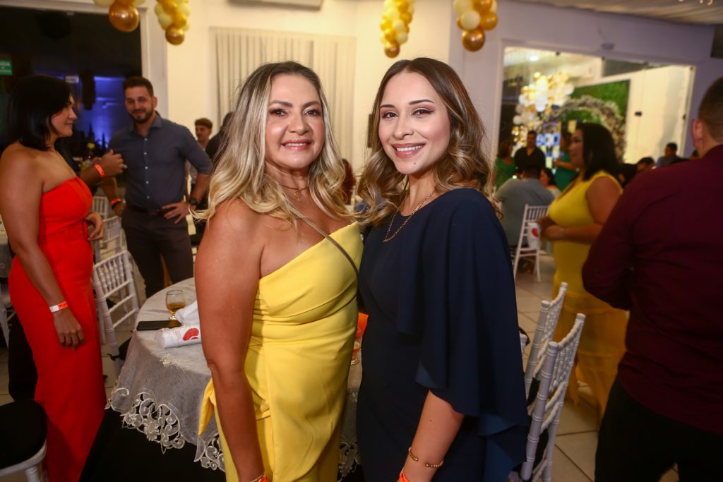 Roseli Bezerra E Andresa Santos