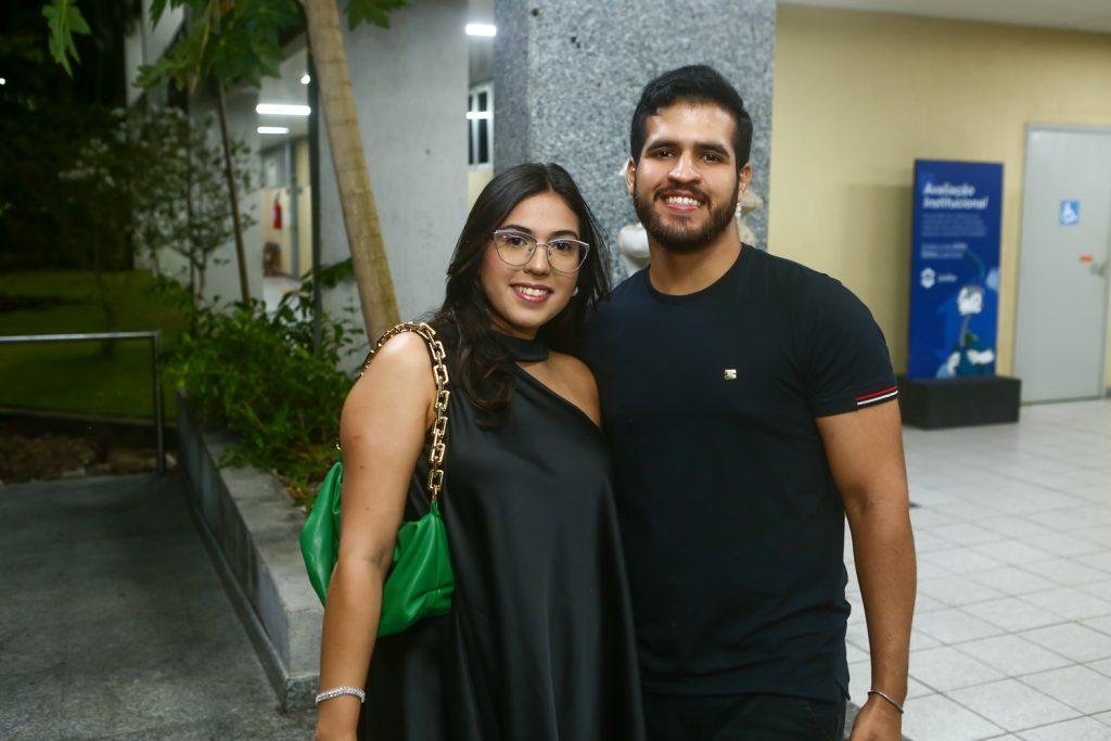 Sara Braga E Felipe Cesar