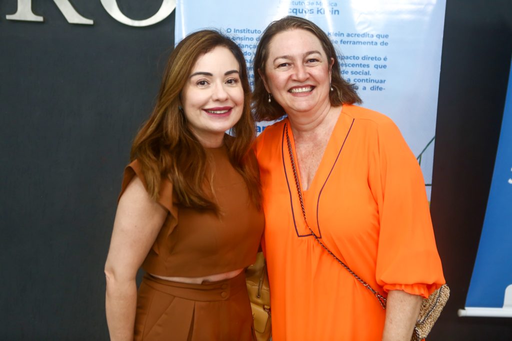 Vandiza Azevedo E Fabricia Abrantes (2)