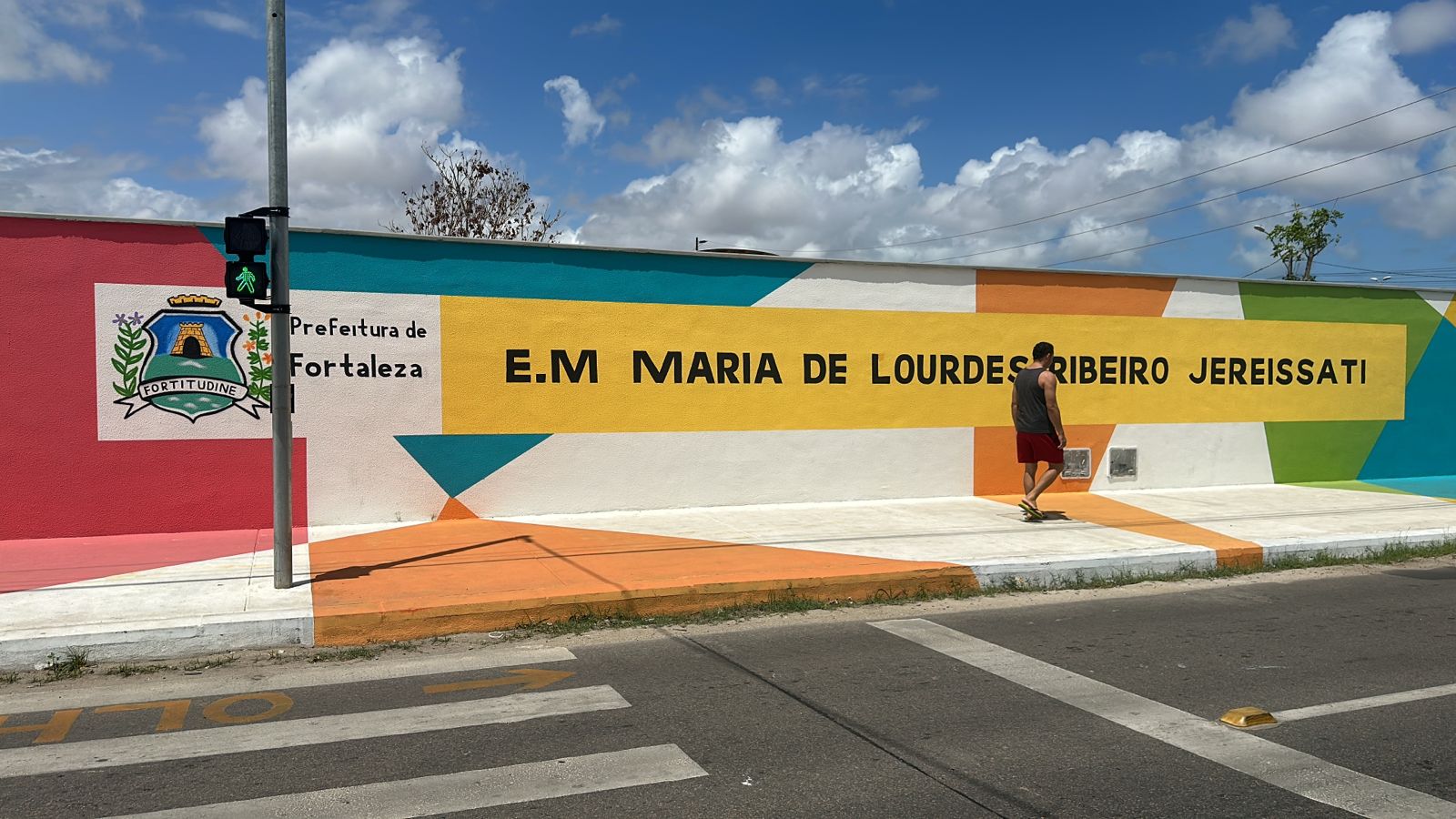Prefeitura de Fortaleza inaugura obra de revitalização da EM Maria de Lourdes Ribeiro Jereissati
