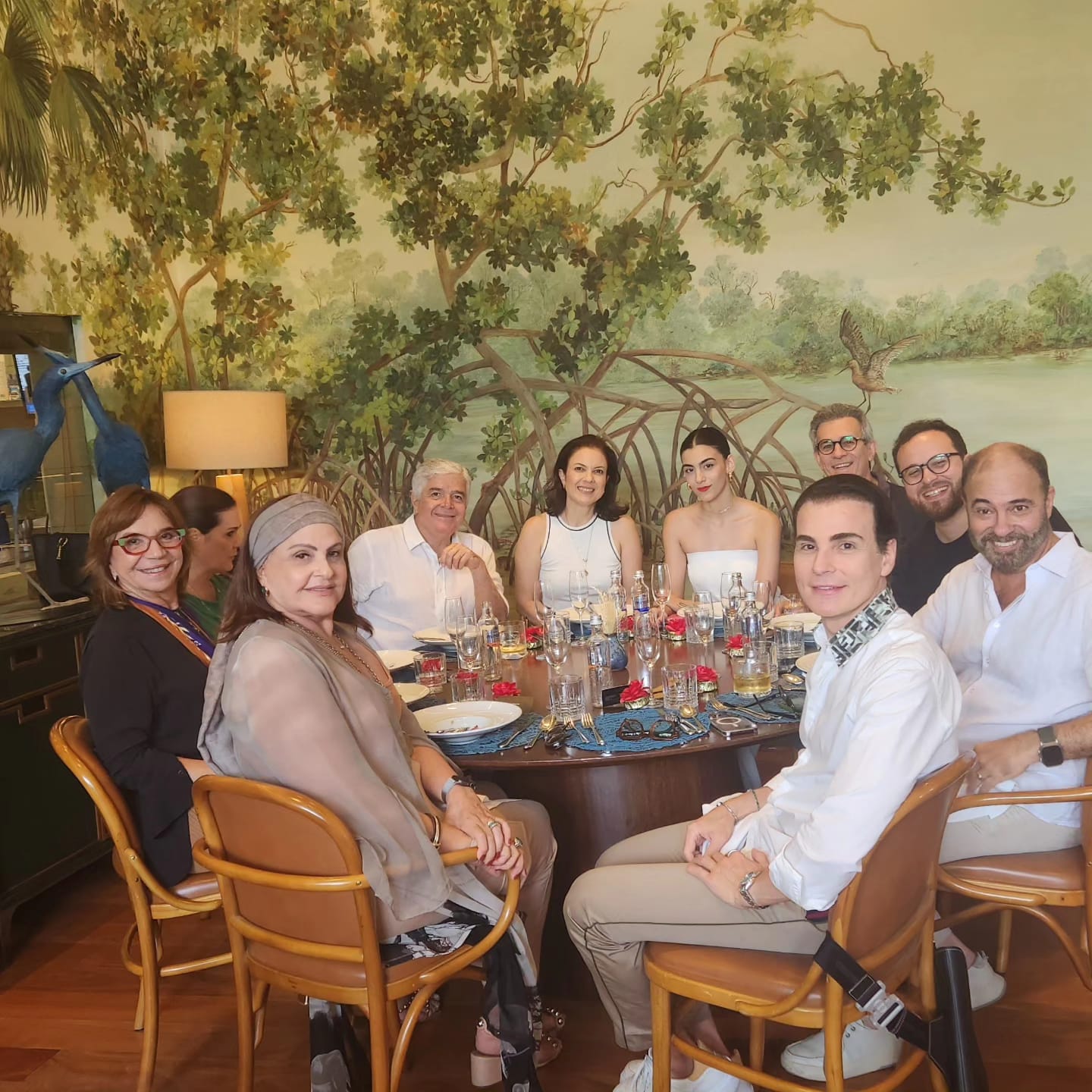 A convite da Artefacto, arquitetos e designers se reúnem para um almoço especial no restaurante Mangue Azul