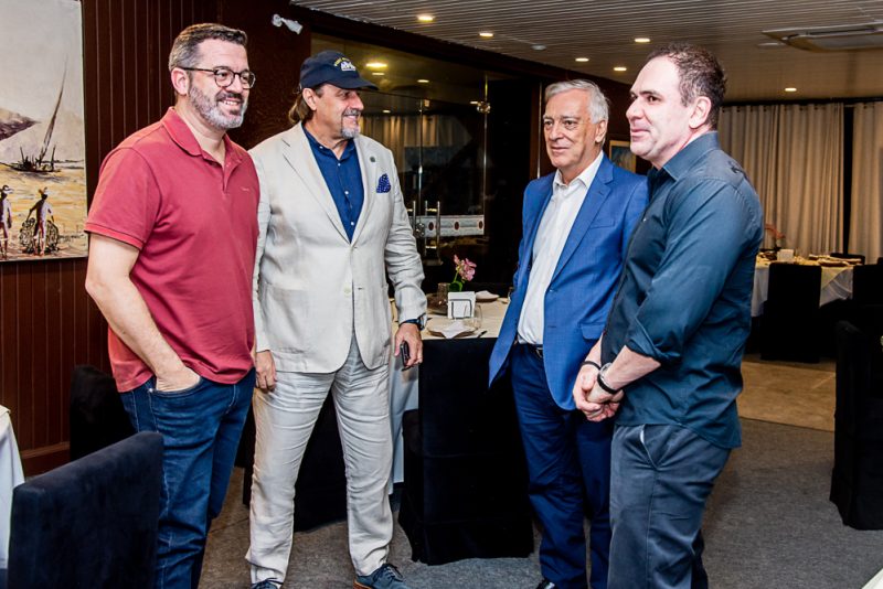 Cenário Náutico - Restaurante Almirante, do Iate Clube, é palco da confraternização dos cônsules honorários