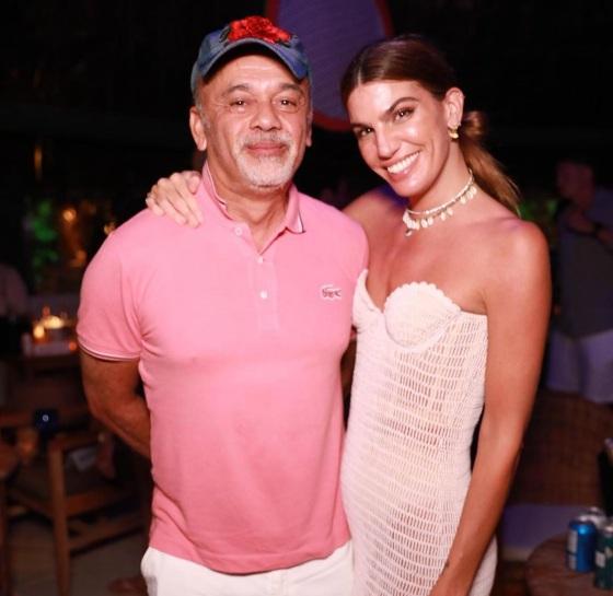 Christian Louboutin passa o Réveillon em Trancoso