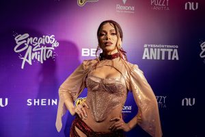 *exclusivo* Famosos No Ensaio Da Anitta Em São Paulo