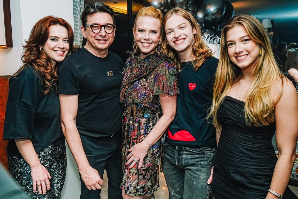 Anike, Racine, Branca, Thiago E Liz Mourao