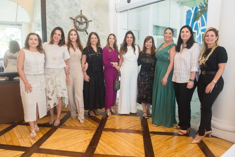 sessão parabéns - Ana Vládia Sales troca de idade e celebra chegada do novo ciclo acompanhada de amigas especiais