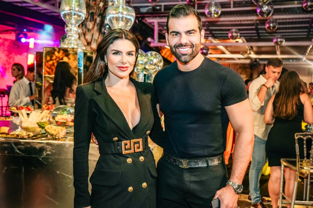 Bianca Saraiva E Charles Feijo