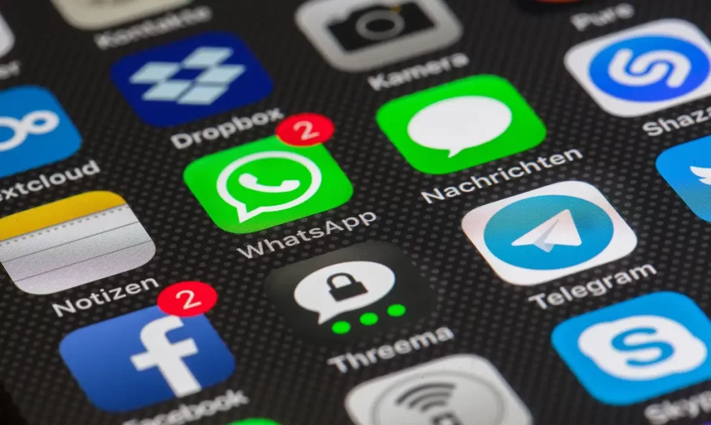Big Techs, Celular, Aplicativos Foto Wikimedia