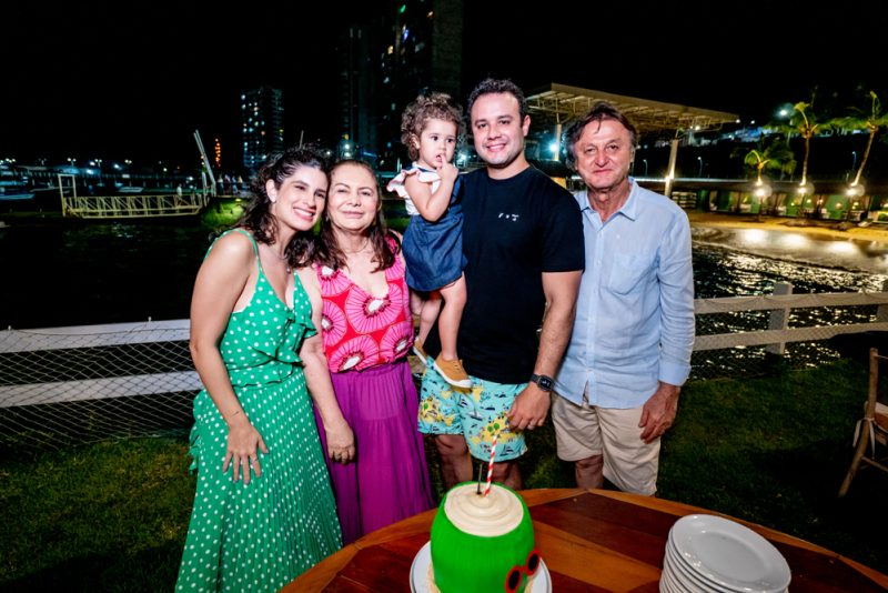 Cenário Náutico - Iate Clube de Fortaleza é o point escolhido por uma turma das boas para aproveitar o fim e início de ano