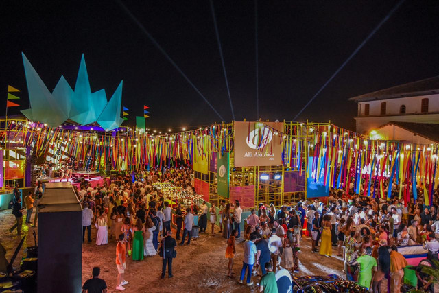 Alô Alô Folia: confira quem prestigiou o maior ‘abre alas’ do Carnaval de Salvador