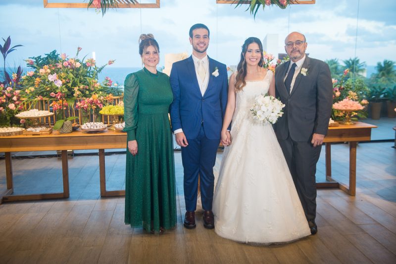 Chuva de Arroz - Beatriz Alencar e Pedro Rangel trocam alianças em uma emocionante e intimista cerimônia