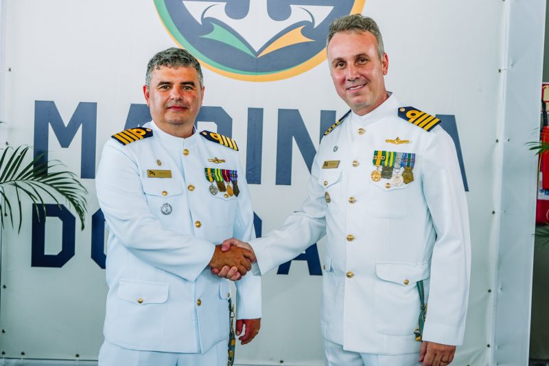 DEVER CUMPRIDO - Anderson Valença transmite o comando da Capitania dos Portos do Ceará ao capitão de mar e guerra Bruno Emilião