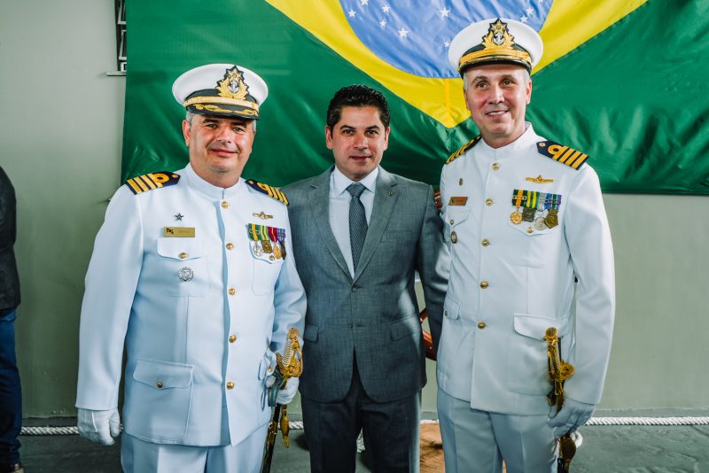 DEVER CUMPRIDO - Anderson Valença transmite o comando da Capitania dos Portos do Ceará ao capitão de mar e guerra Bruno Emilião