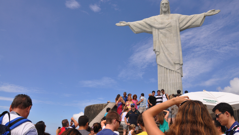 Brasil recebe 228 mil turistas internacionais no carnaval