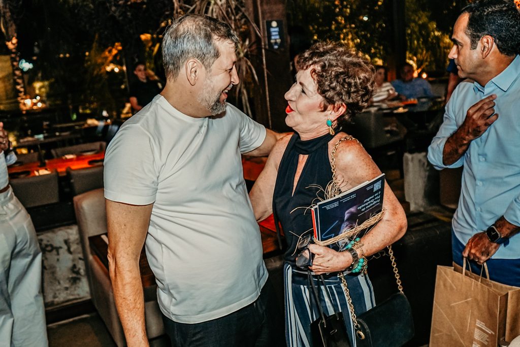 Elcio Batista E Lilian Quindere