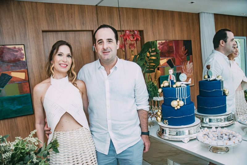 sessão parabéns - Leonardo Carneiro reúne amigos e familiares para celebrar chegada da nova idade