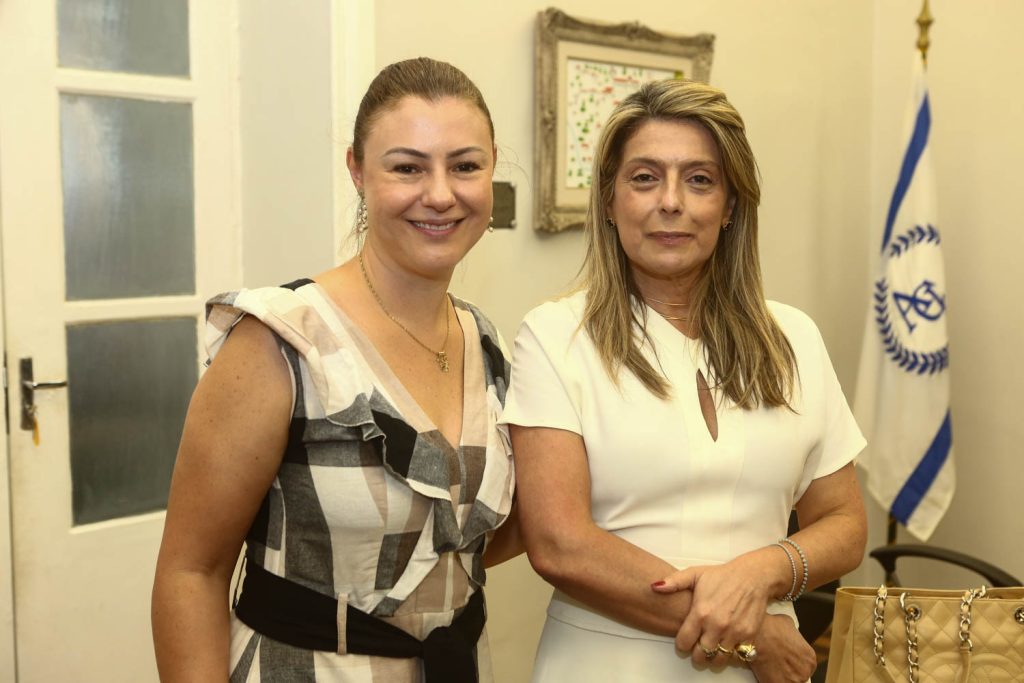 Fernanda Denadin E Hildete De Sa Cavalcante