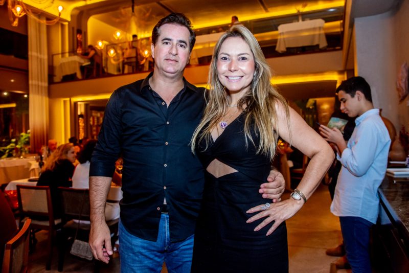 Special Night - Melina Portela atrai todos os holofotes em apresentação no L’Ô Restaurante