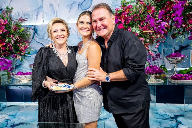 B-Day - Gabriela da Escóssia celebra chegada dos 21 anos com festão na mansão Dias Branco