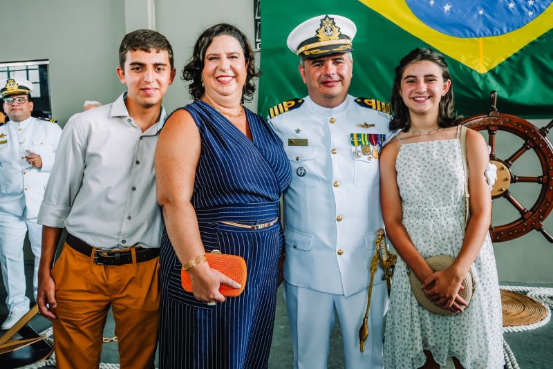 DEVER CUMPRIDO - Anderson Valença transmite o comando da Capitania dos Portos do Ceará ao capitão de mar e guerra Bruno Emilião