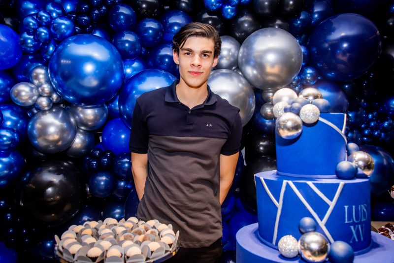 sessão parabéns - Fabiana Lustosa e Roberto Coretti comemoram os 15 anos do filho Luís Eduardo