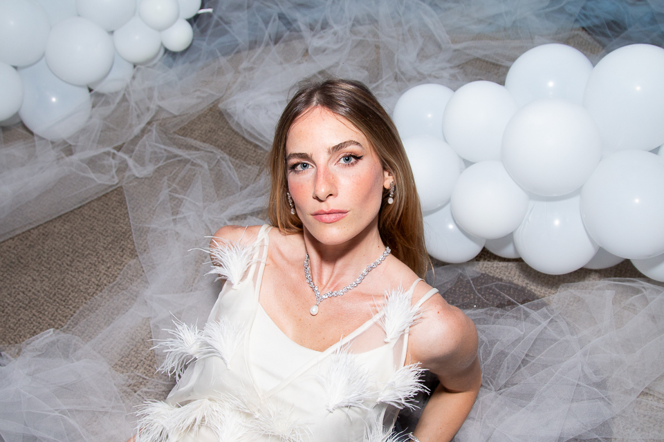 Atriz e modelo cearense Dani Gondim assina com gravadora para lançar álbum