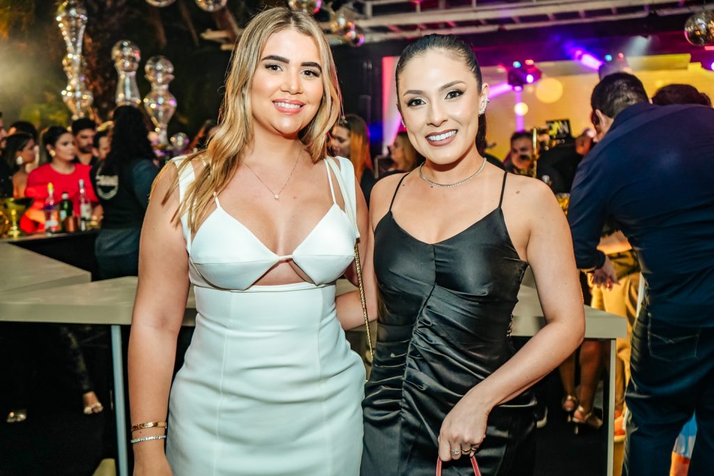 Janaiane Carneiro E Alaine Martins