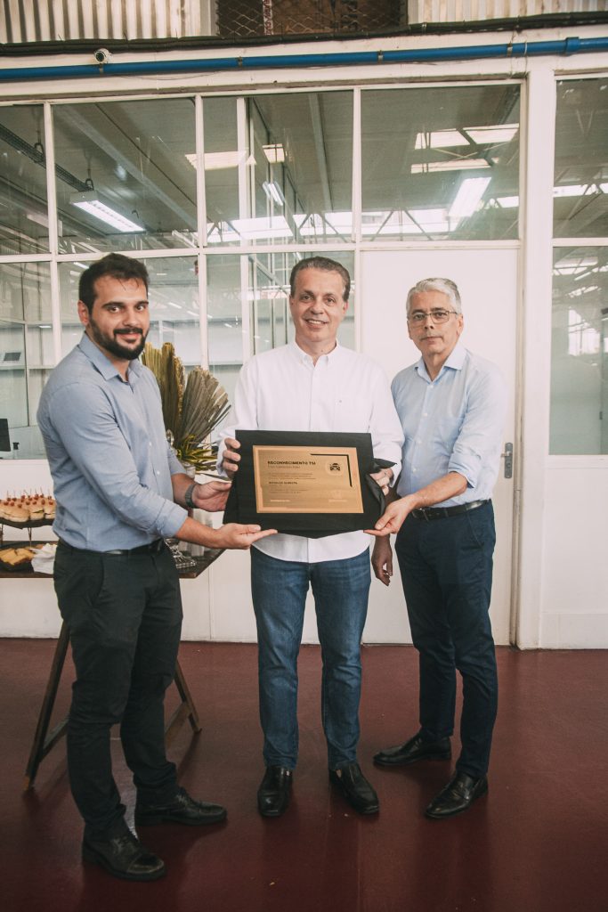 
				João Guilherme, Leonardo Dallolio E Carlos Arlindo 
				