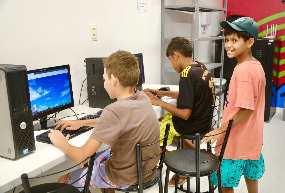 Juventude Digital inaugura seu terceiro laboratório de tecnologia em Fortaleza